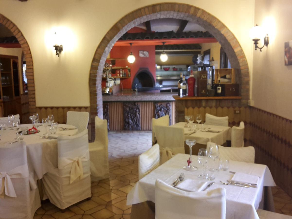 Antico Casale Le Fossate Hotel Giove Buitenkant foto